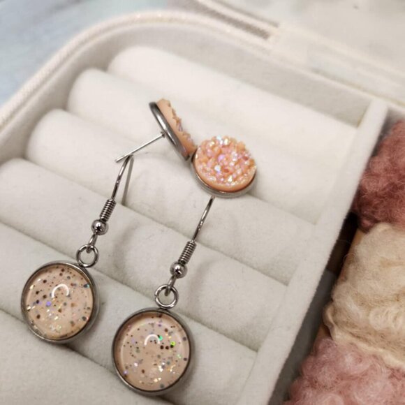 Earring and Hair Clip Bundle - Picture 3 of 8